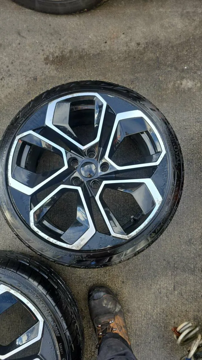 5x112 alloys 19" with good tyres - Image 2