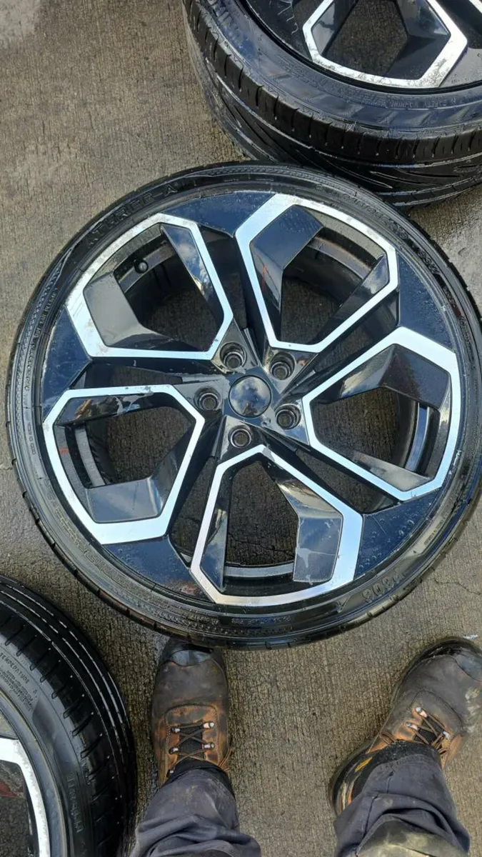 5x112 alloys 19" with good tyres - Image 3