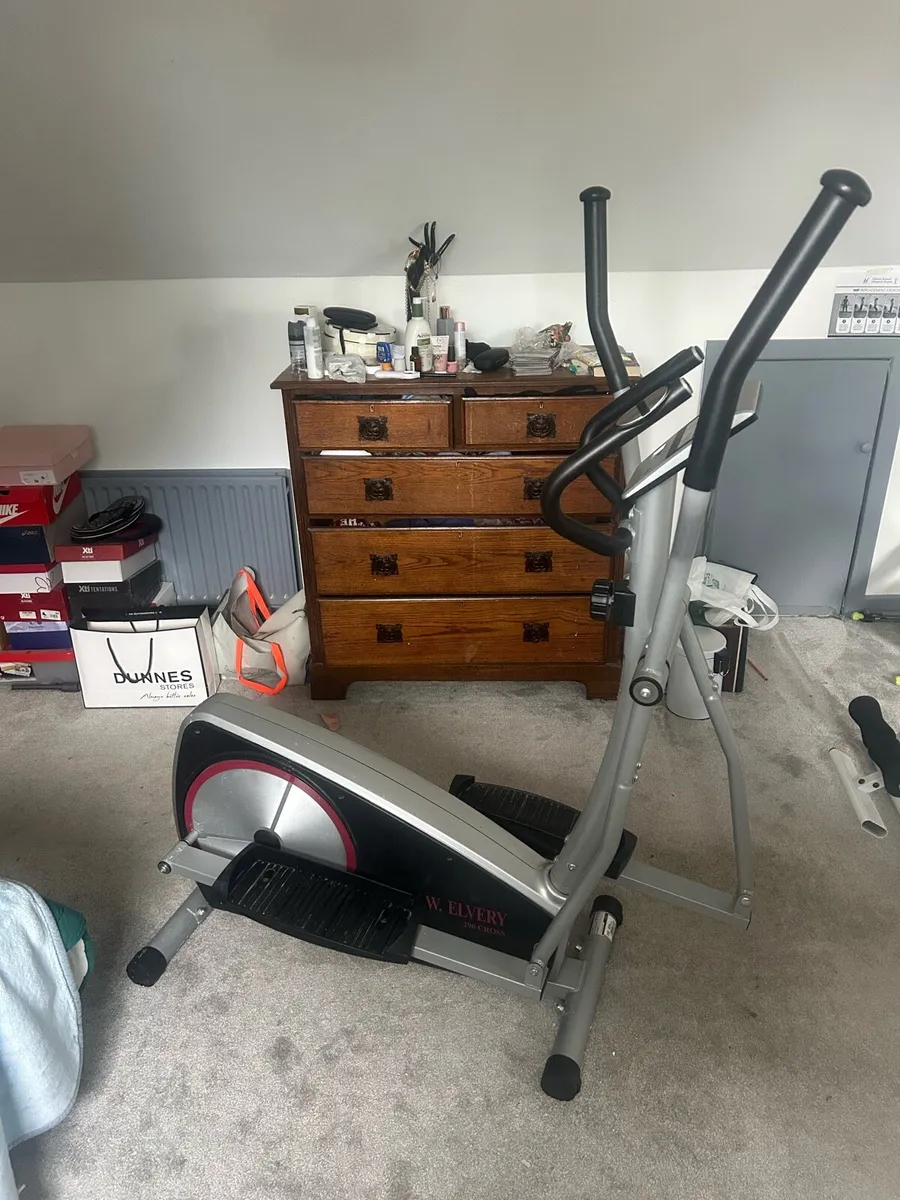 Cross trainer - Image 1