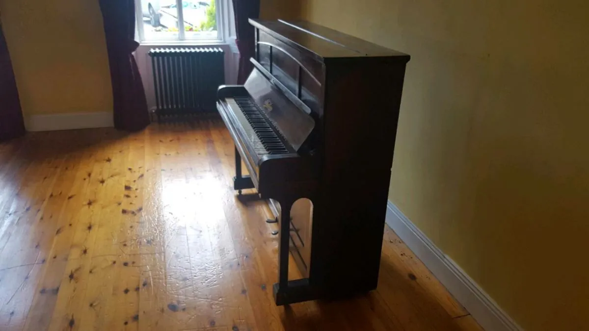 Piano - Image 1