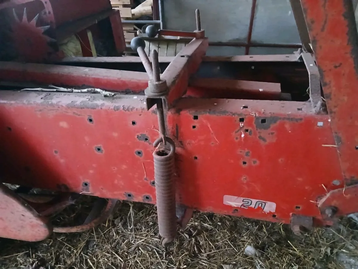Square baler - Image 3