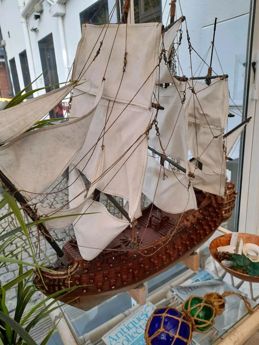 Collectables - Image 1