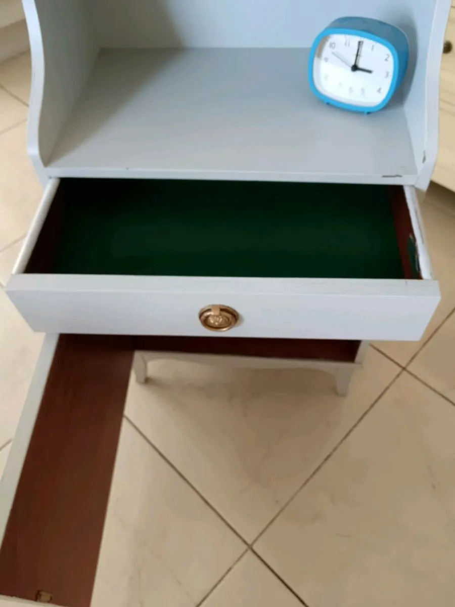 Bedside tables - Image 3