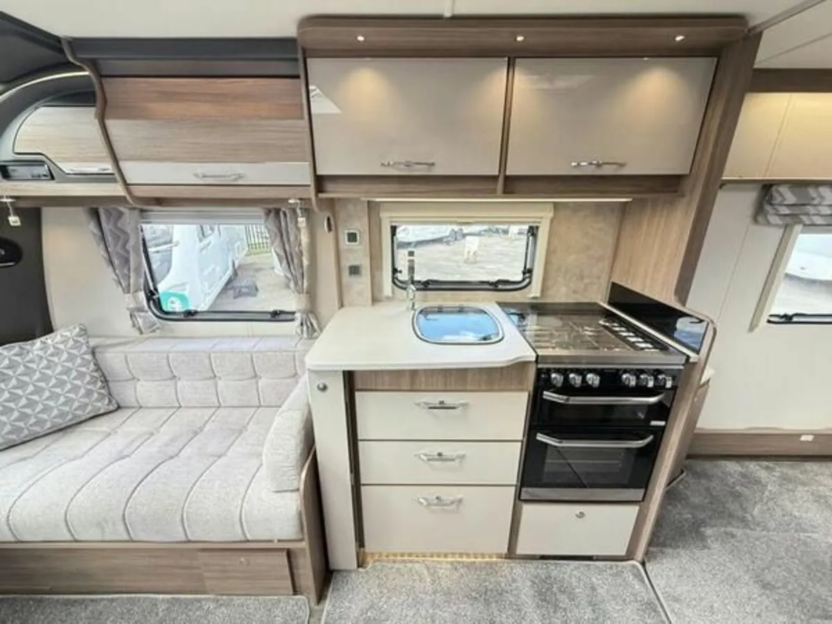 COACHMAN VIP 575 CARAVAN - Image 4