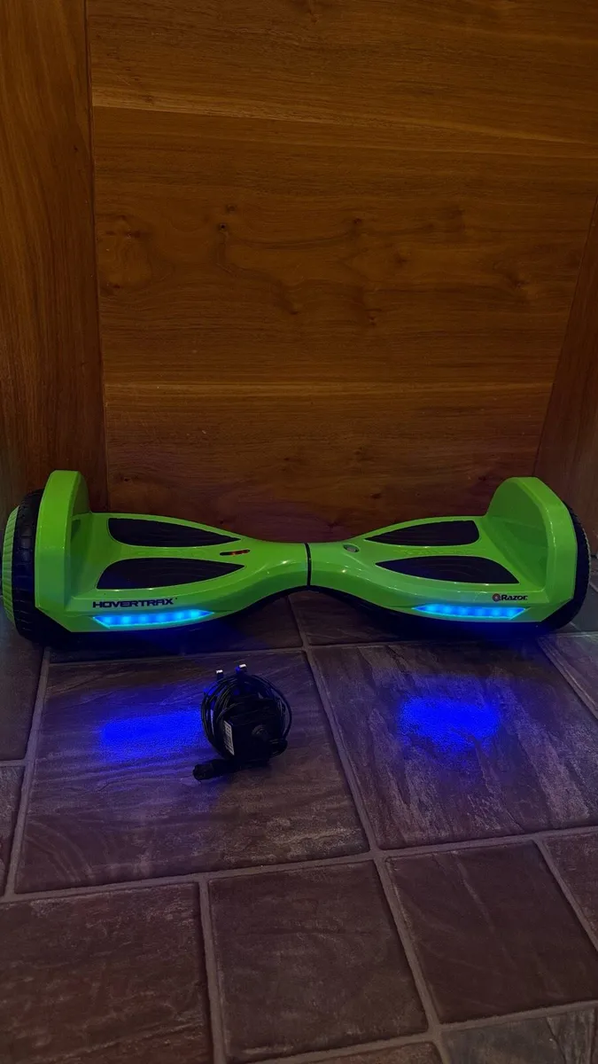 Green hovertrax hoverboard - Image 1