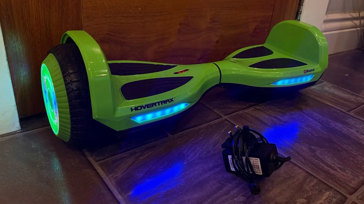 Green hovertrax hoverboard - Image 3