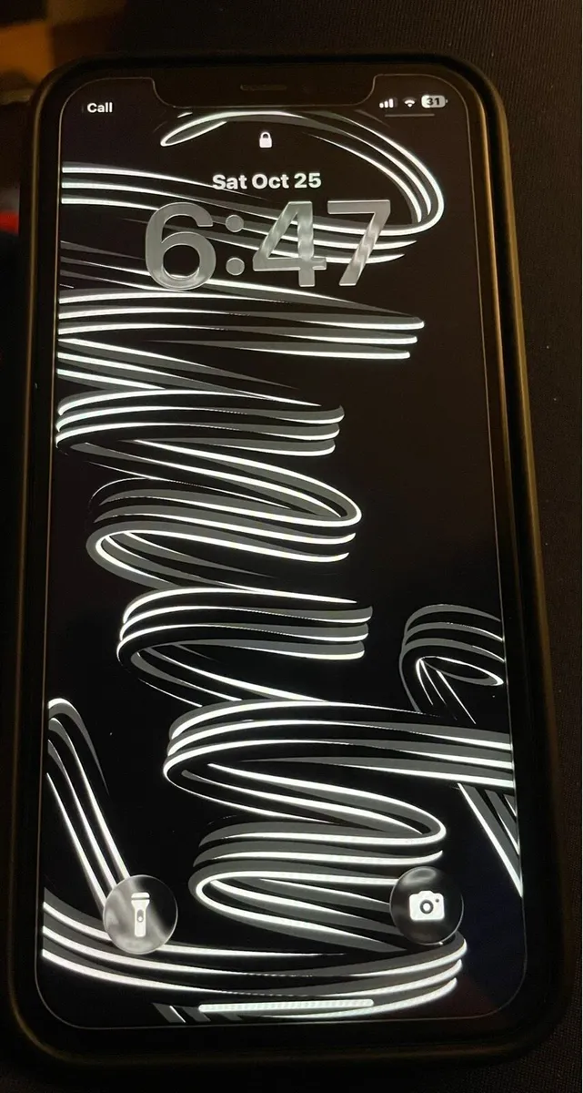 iPhone 11 - Image 3