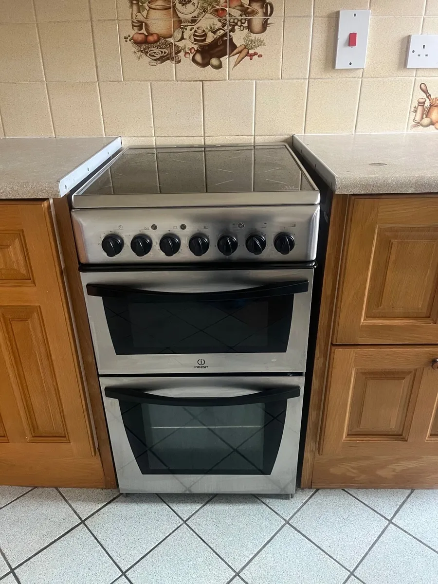 Kitchen Units and Appliances included - Image 1