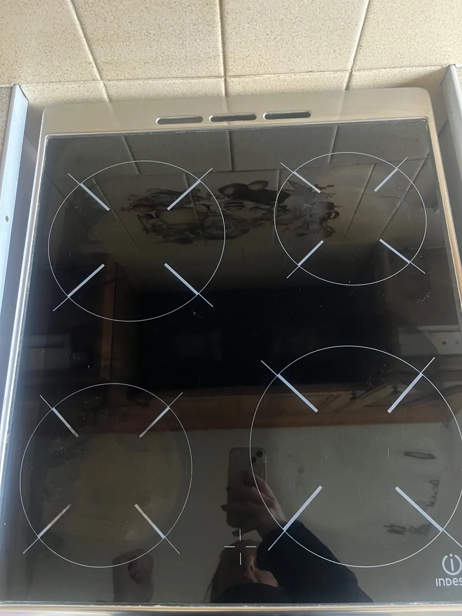 Kitchen Units and Appliances included - Image 2