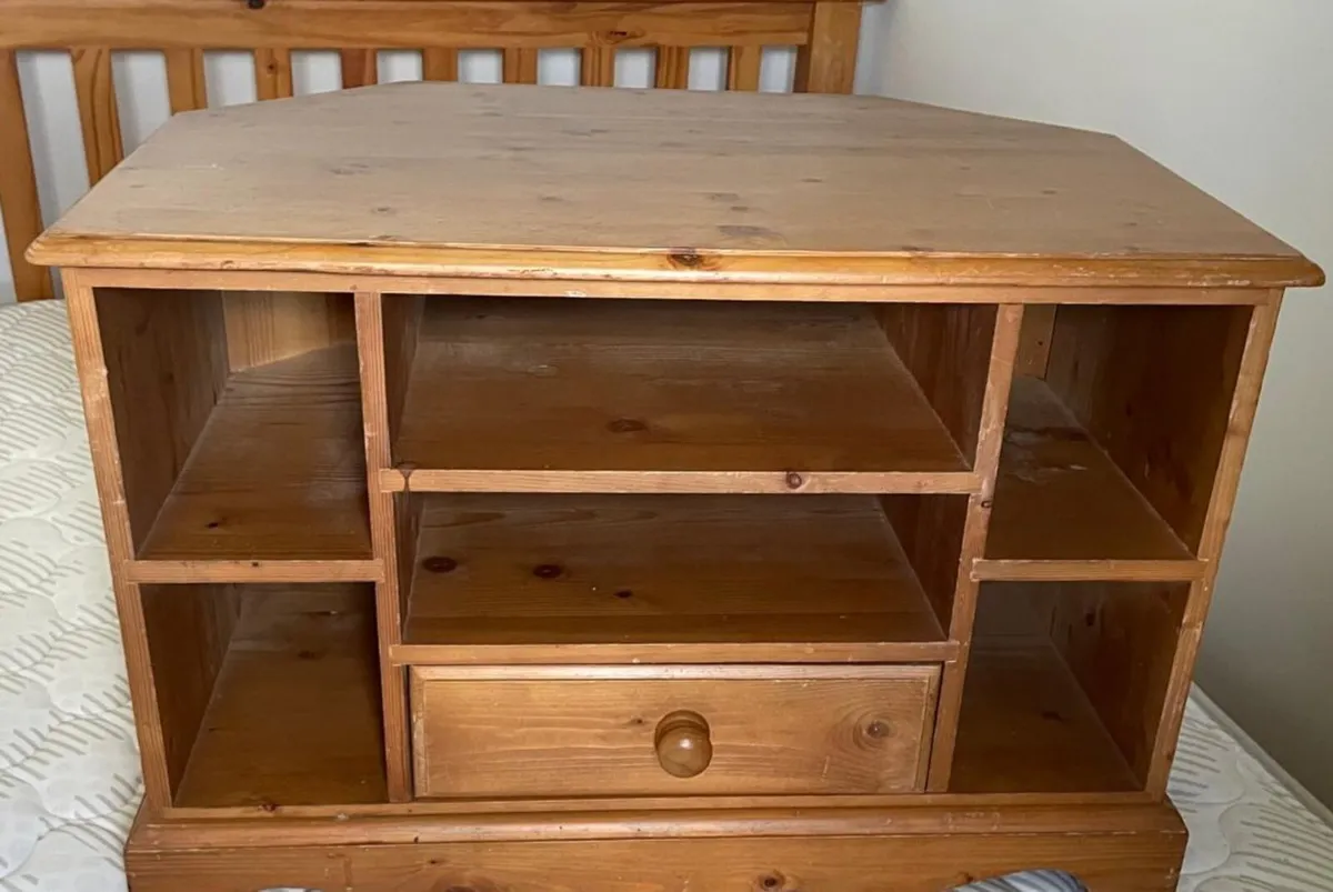 Pine tv stand - Image 1