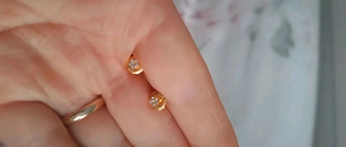 Baby/toddler gold earrings - Image 2