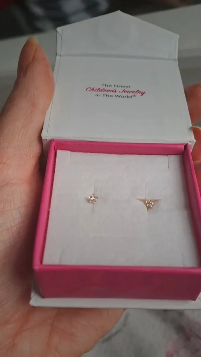 Baby/toddler gold earrings - Image 3
