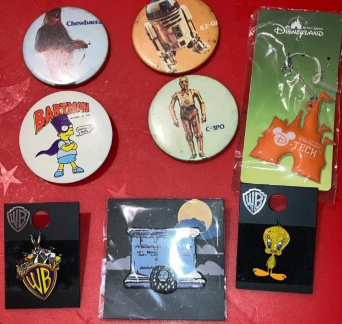 Badges and pins - Image 1