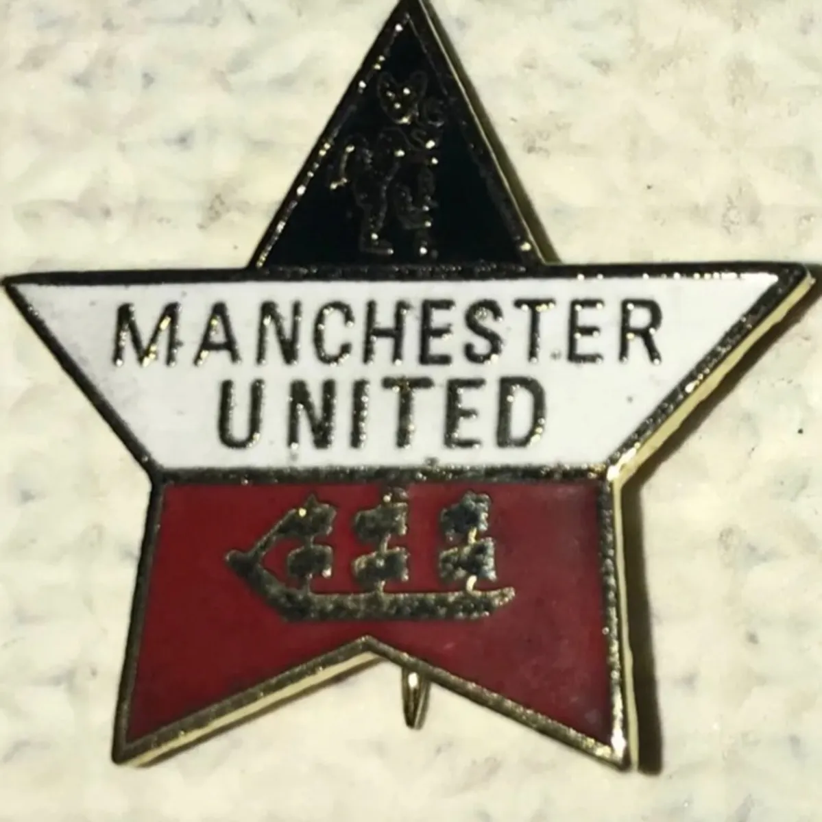 Badges and pins - Image 2