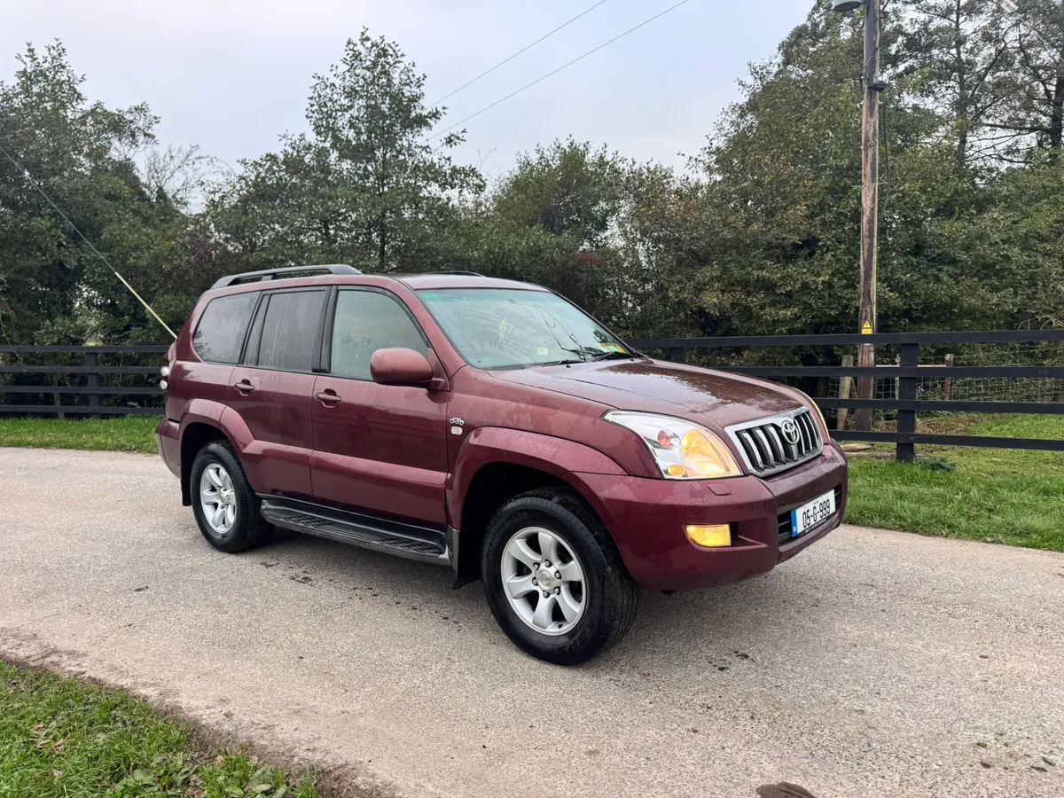 05 Toyota Landcruiser Crewcab 5 Seater - Image 1