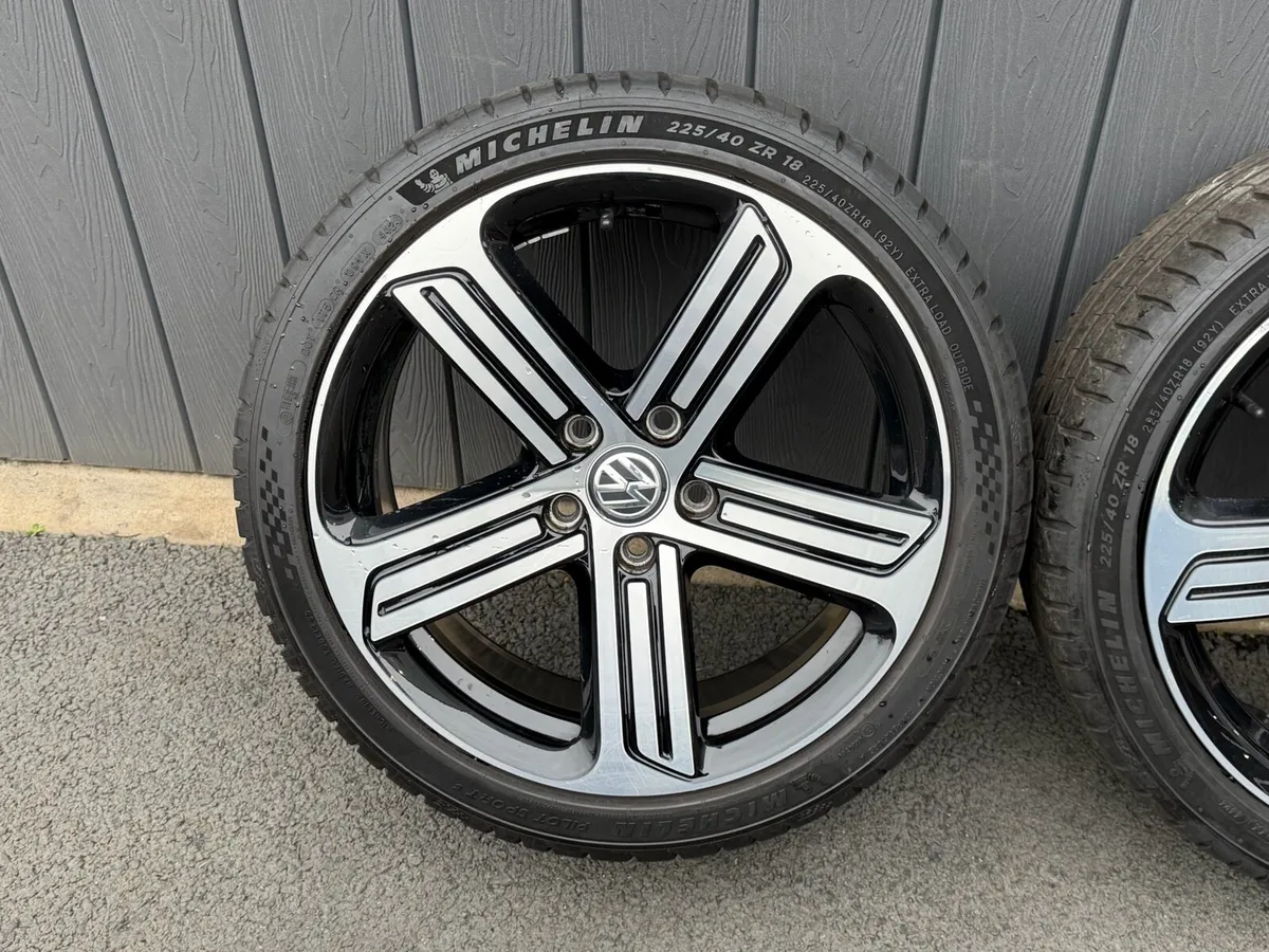 18” GENUINE GOLF R ALLOYS - Image 1