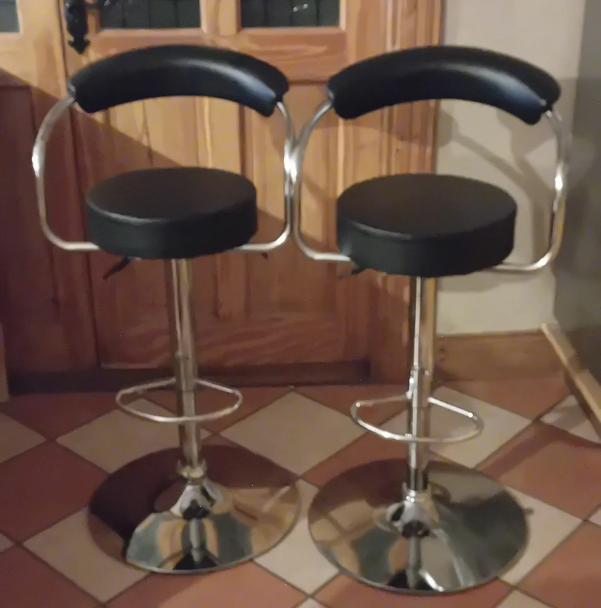 Kitchen stools - Image 1