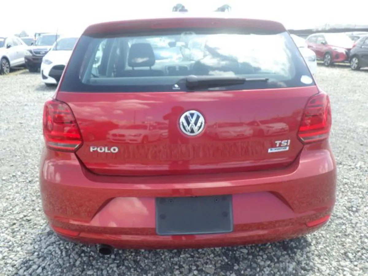 VOLKSWAGEN POLO  2015 AUTOMATIC - Image 4