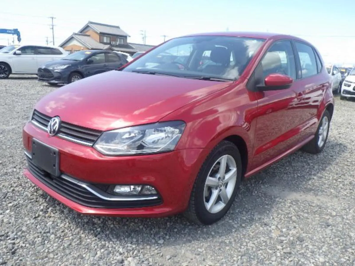VOLKSWAGEN POLO  2015 AUTOMATIC - Image 2