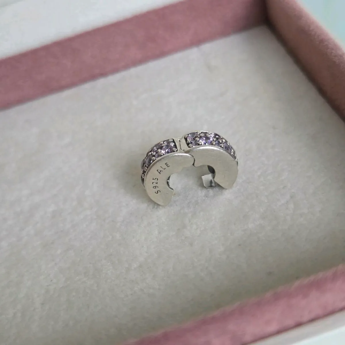 Pandora charm clip - Image 1