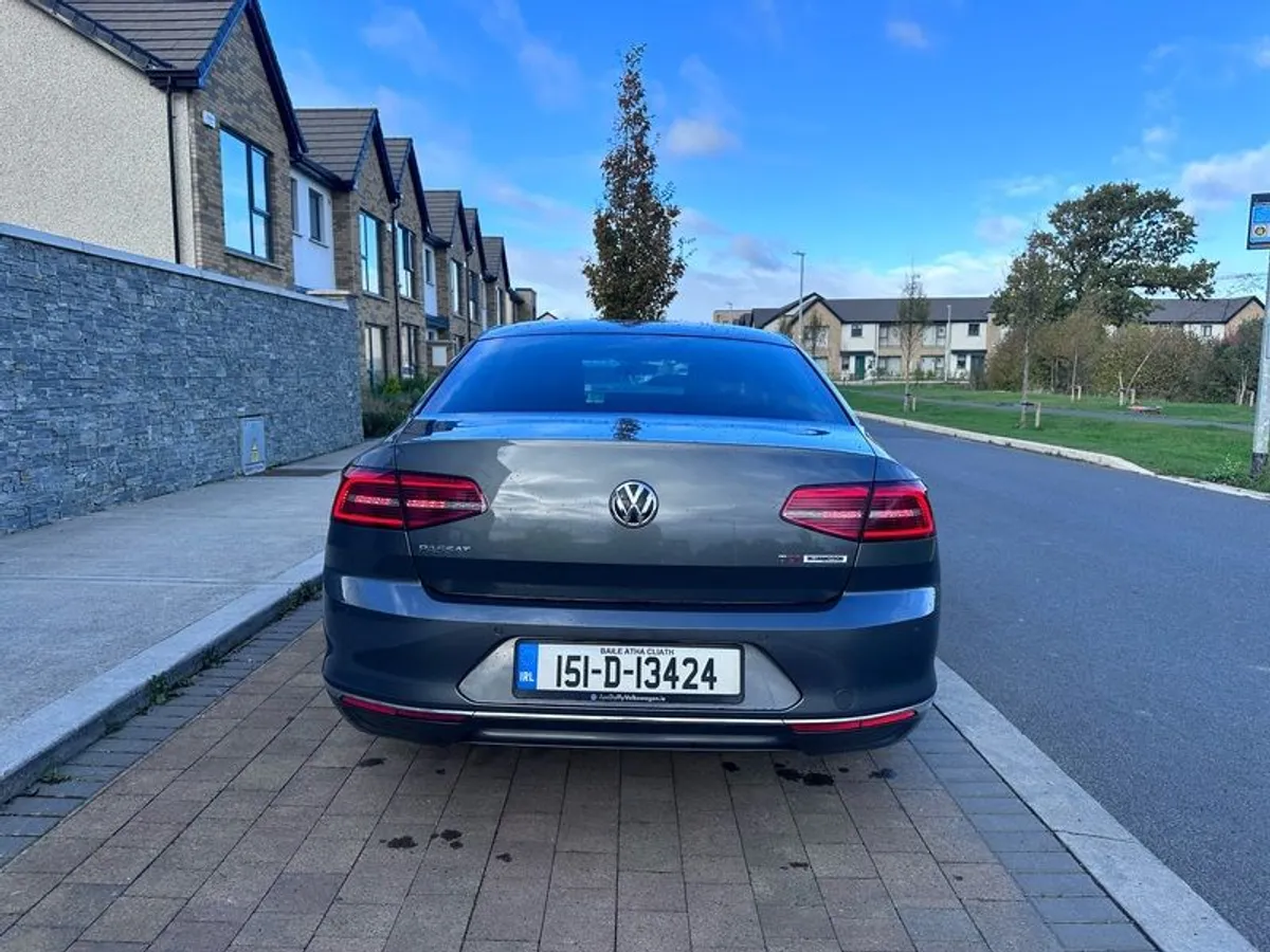 2015 Volkswagen Passat - Image 4