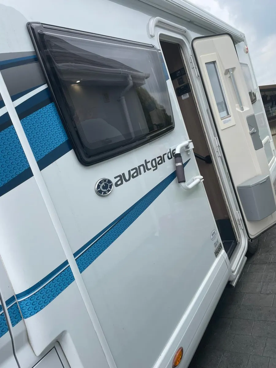 Camper van - Image 3