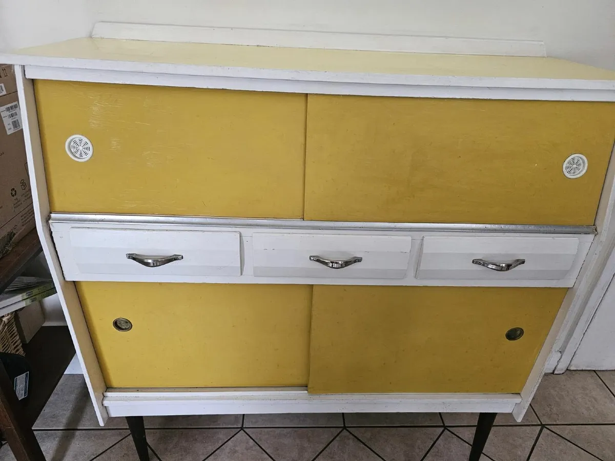 Cabinet - Image 1