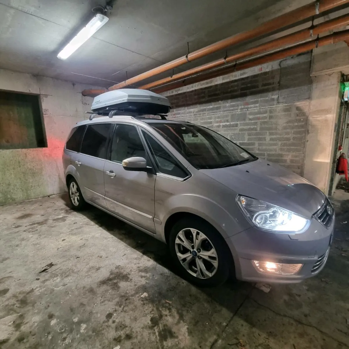 Ford Galaxy titanium 2011 - Image 1