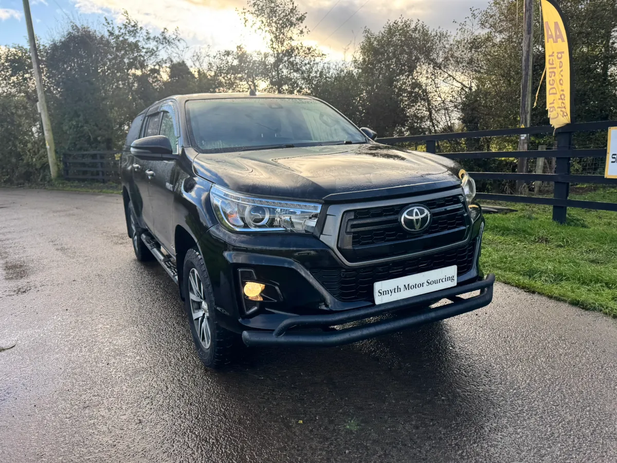 192 Toyota Hilux Invincible X Auto***** - Image 4