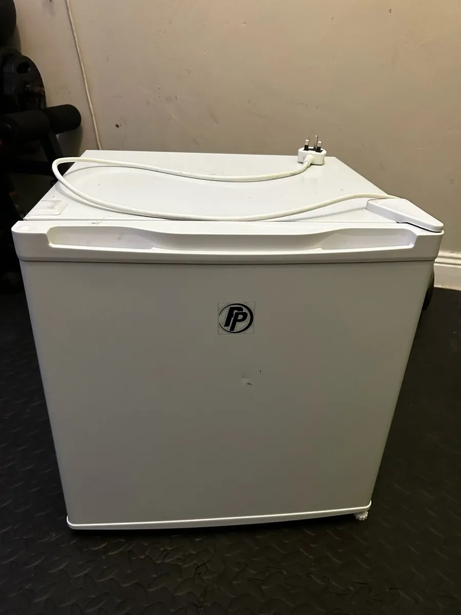 Mini fridge - Image 3