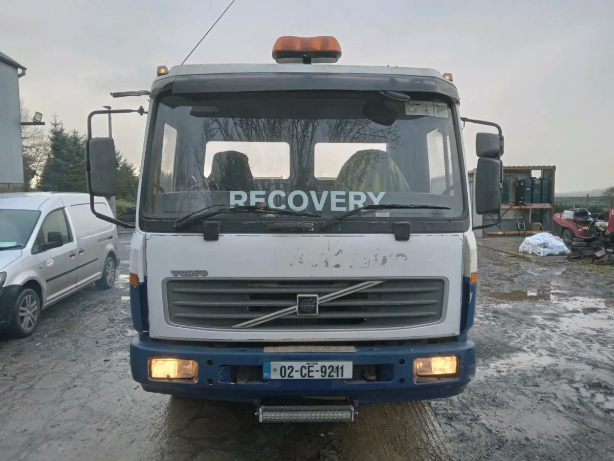 Volvo fl6 2002 plant truck - Image 1