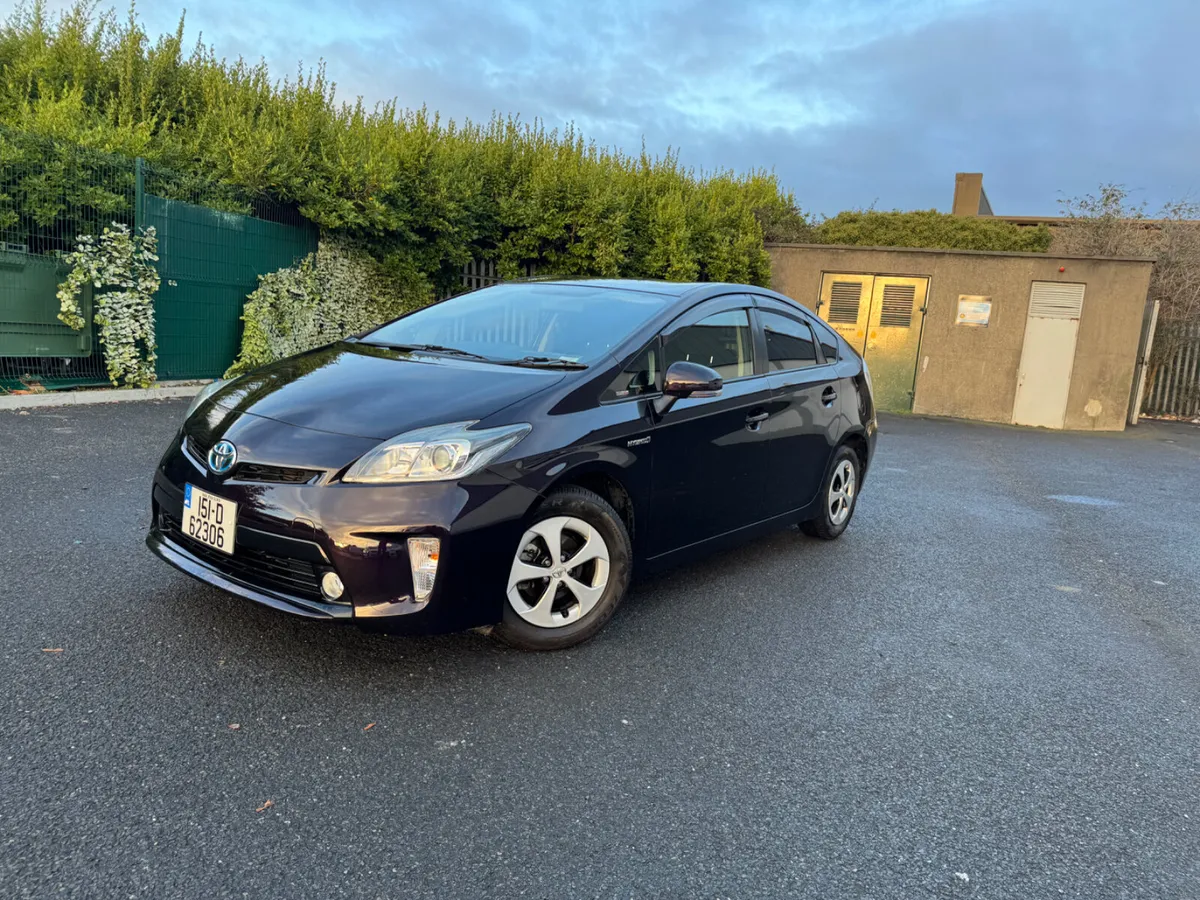 Toyota Prius 2015 Automatic 1.8 Hybrid - Image 1