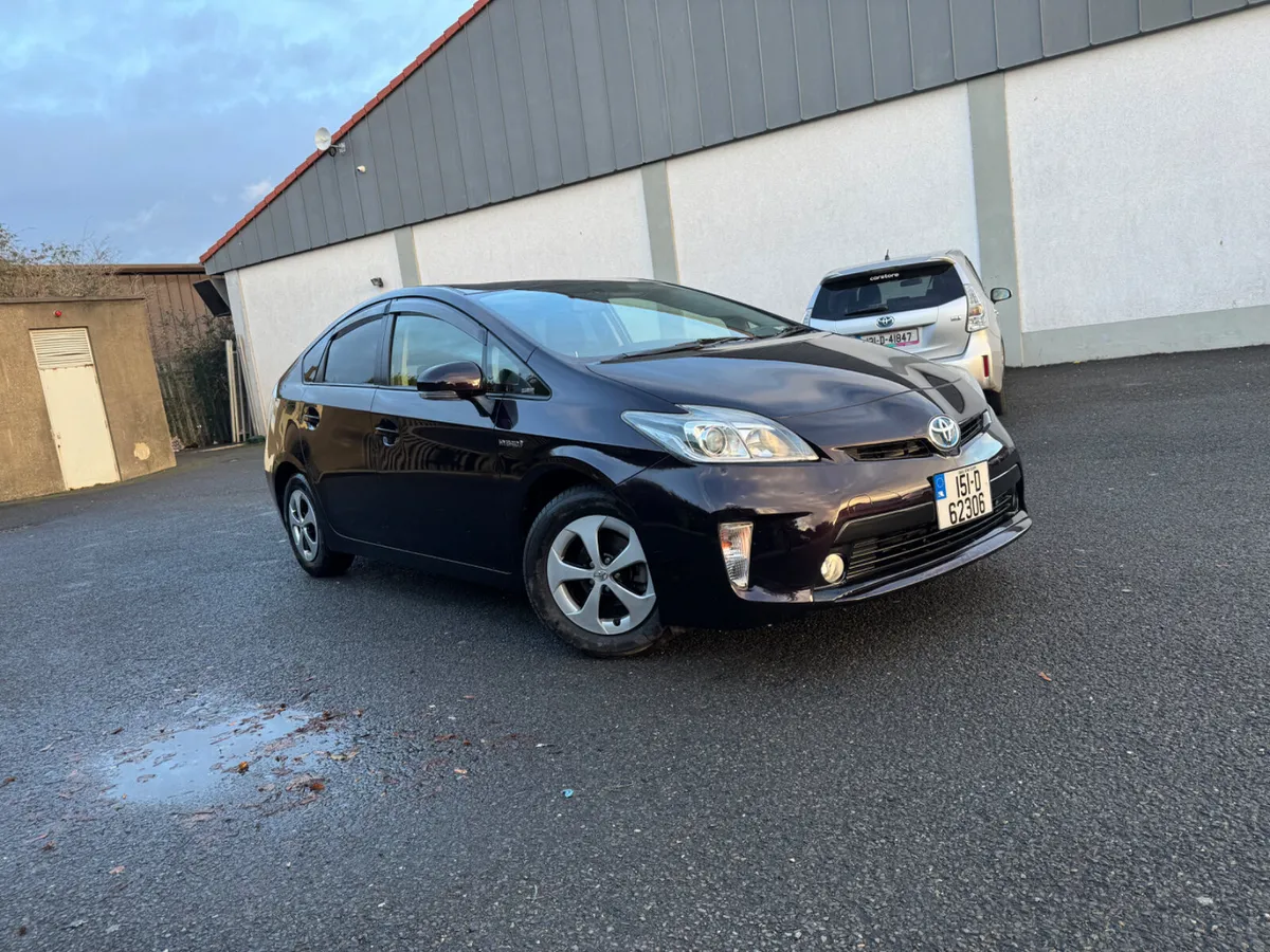 Toyota Prius 2015 Automatic 1.8 Hybrid - Image 2