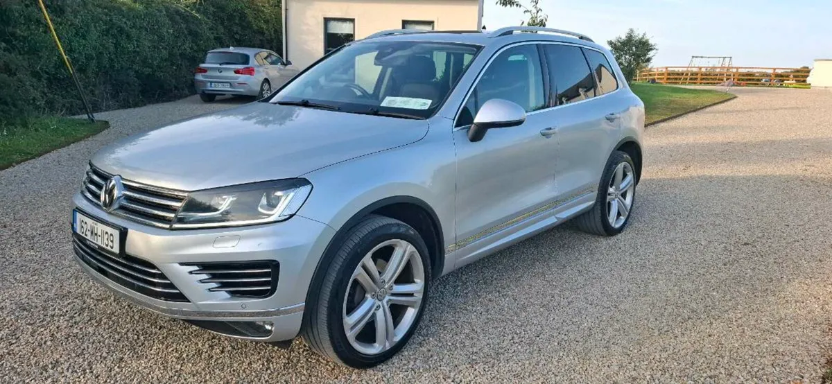 Vw tourage 5 seater v6 - Image 2