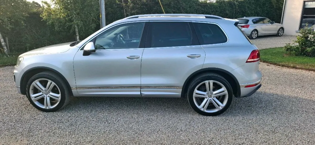 Vw tourage 5 seater v6 - Image 4