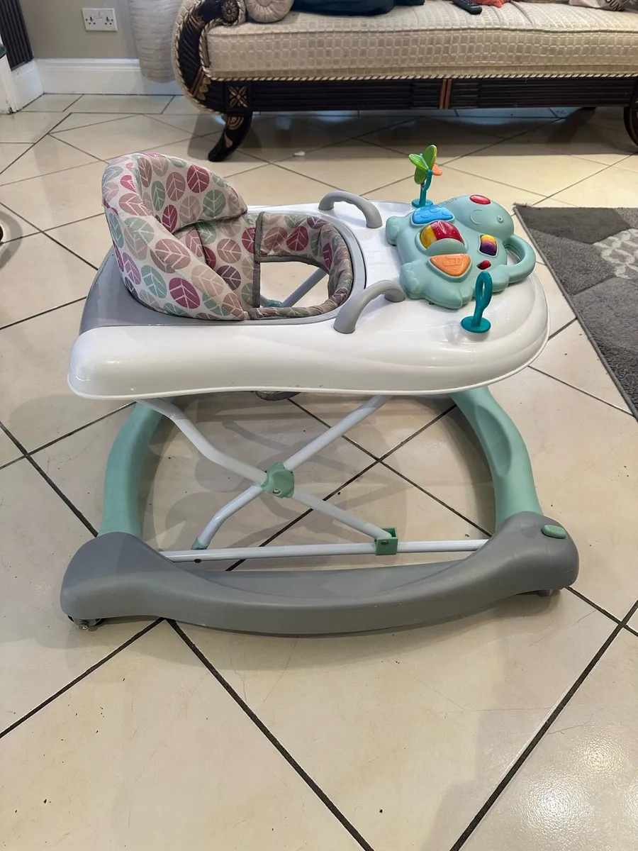 Baby Go Round Twist & Walk - Image 1