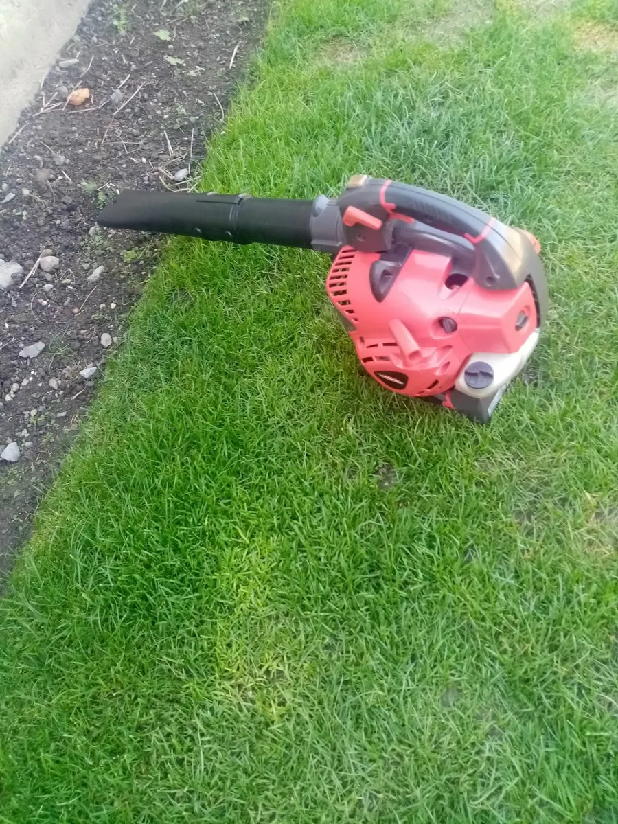 Castle garden Leaf Blower - Image 1