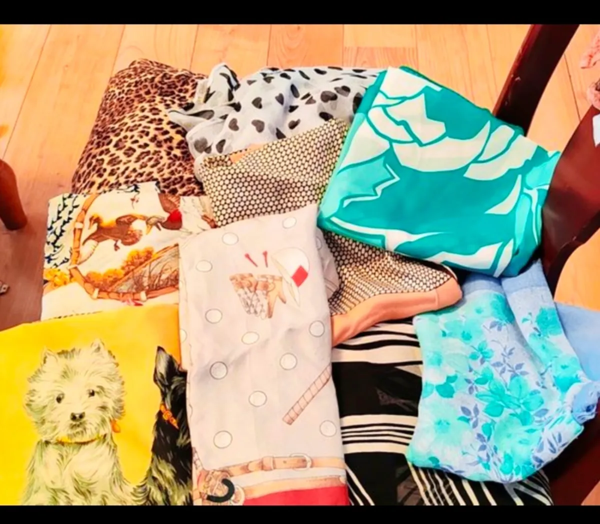 12 assorted vintage scarves and shawls - Image 1