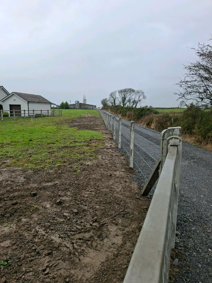 Fencing Landscaping & Maintenance Contractor - Image 1