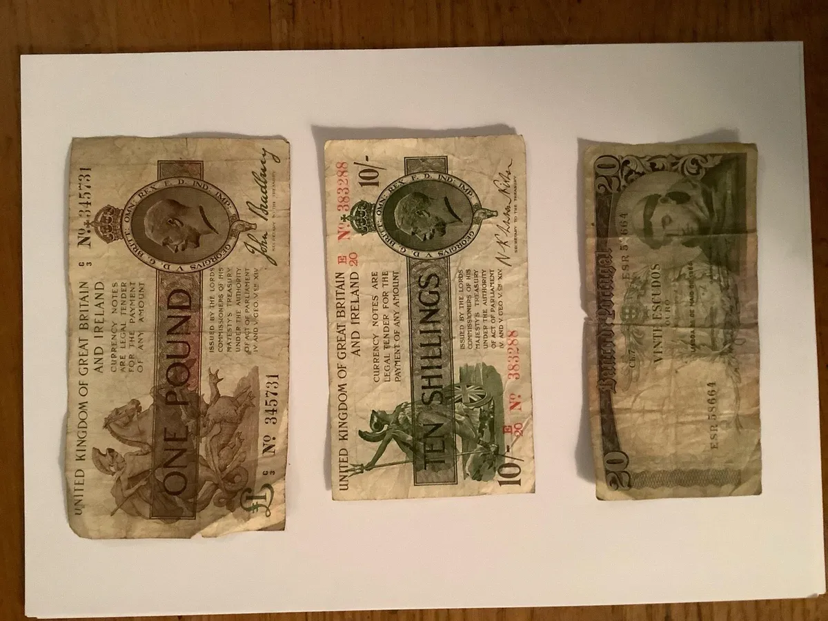 Antique banknotes - Image 1