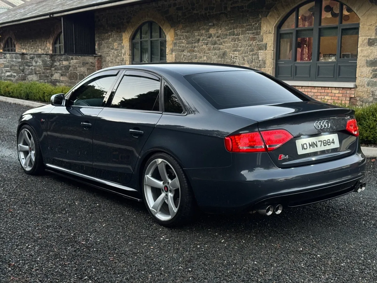 Audi S4 3.0 V6 Supercharged - Image 2
