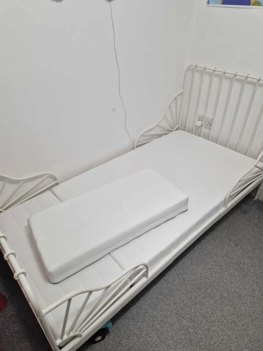 Kids single bed and mattress - Image 1