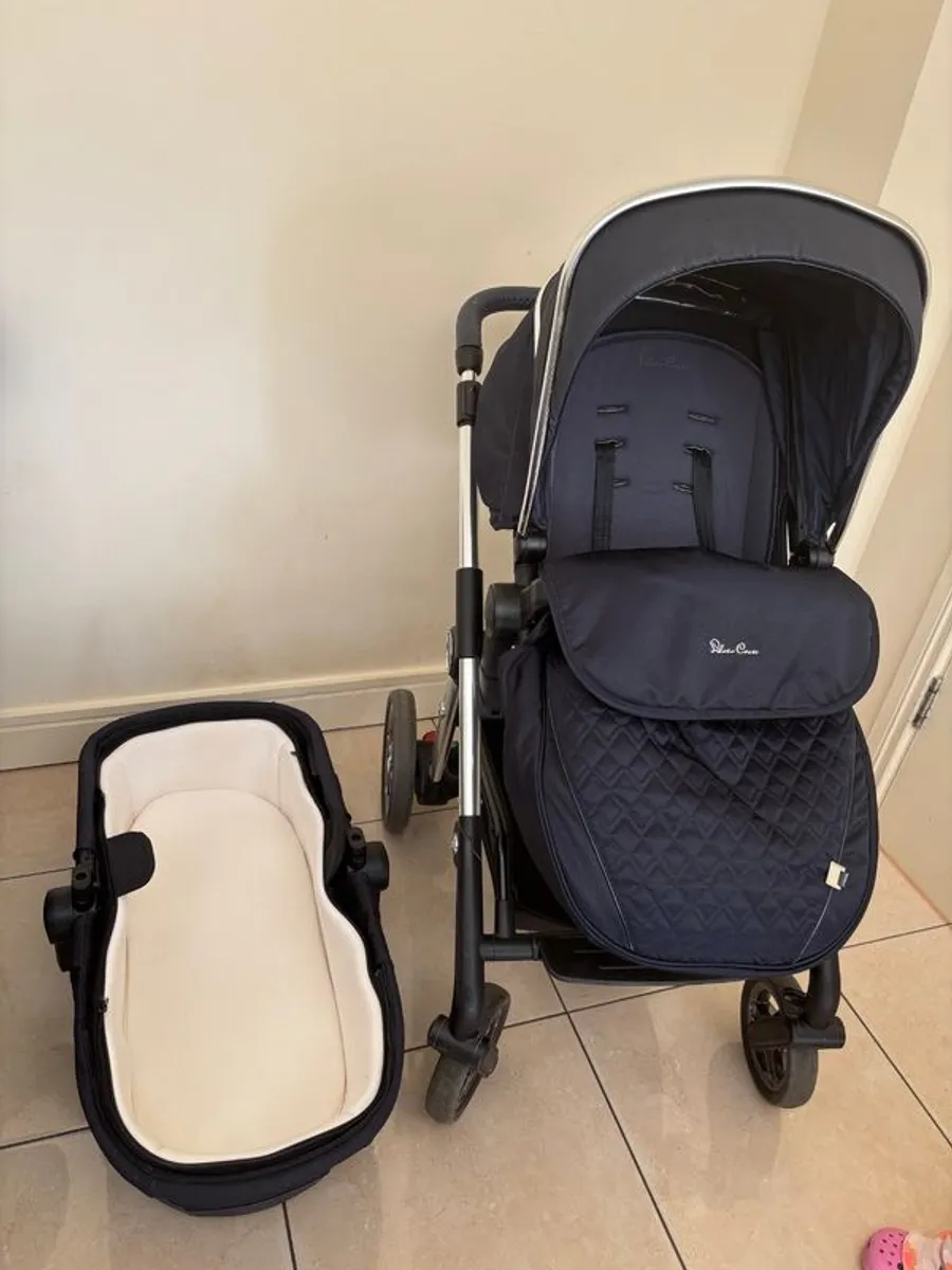 Pram - Image 1