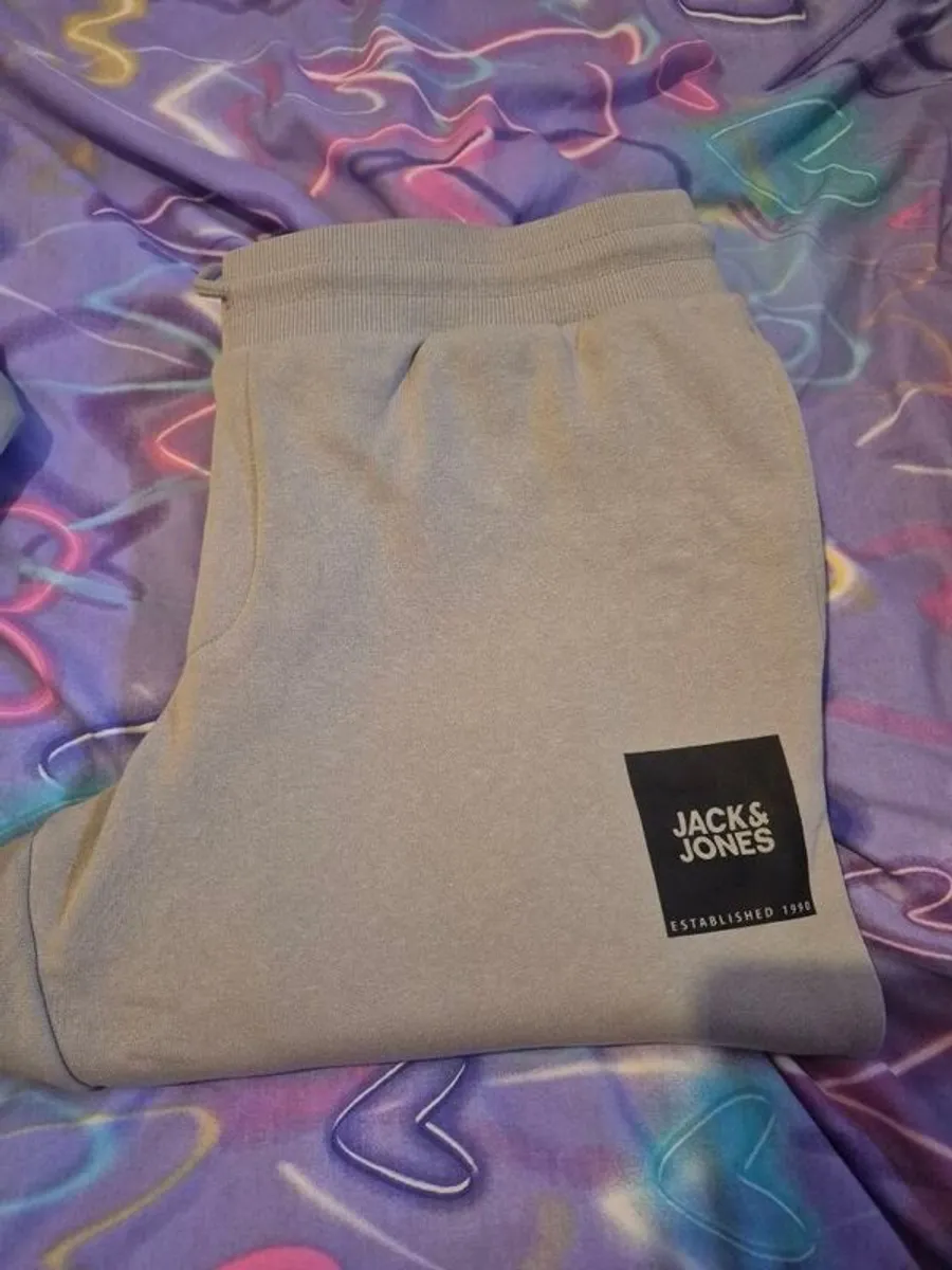 tracksuits - Image 2