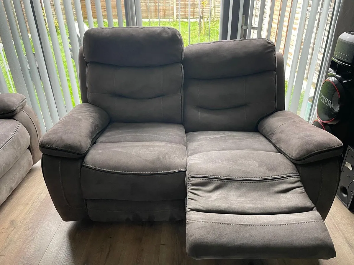 LOVELY RECLINING SET OF SOFAS - Image 2
