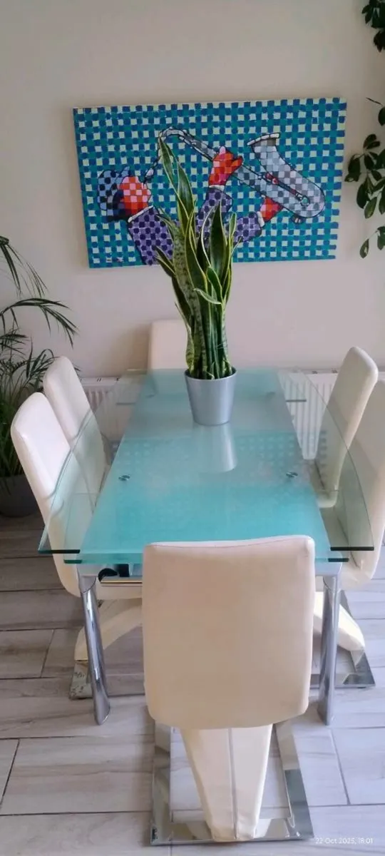Table and 6 chairs - Image 4