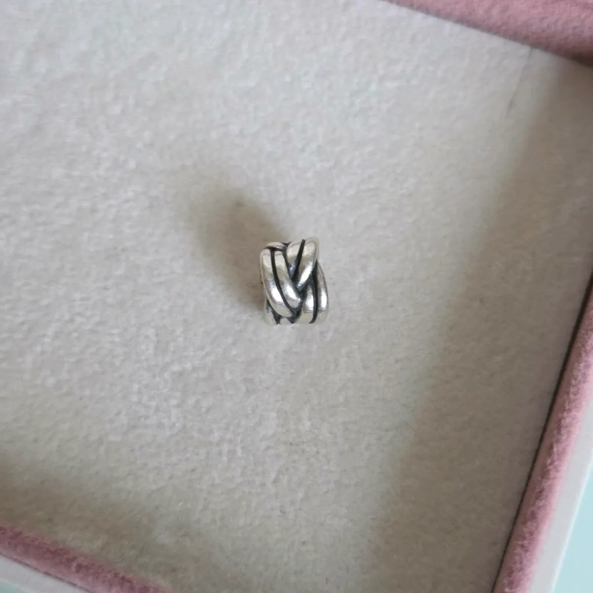 Pandora charm love knot bead - Image 2