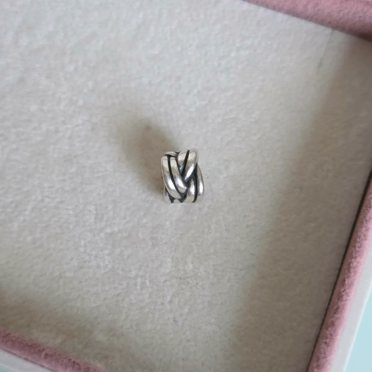 Pandora charm love knot bead - Image 3