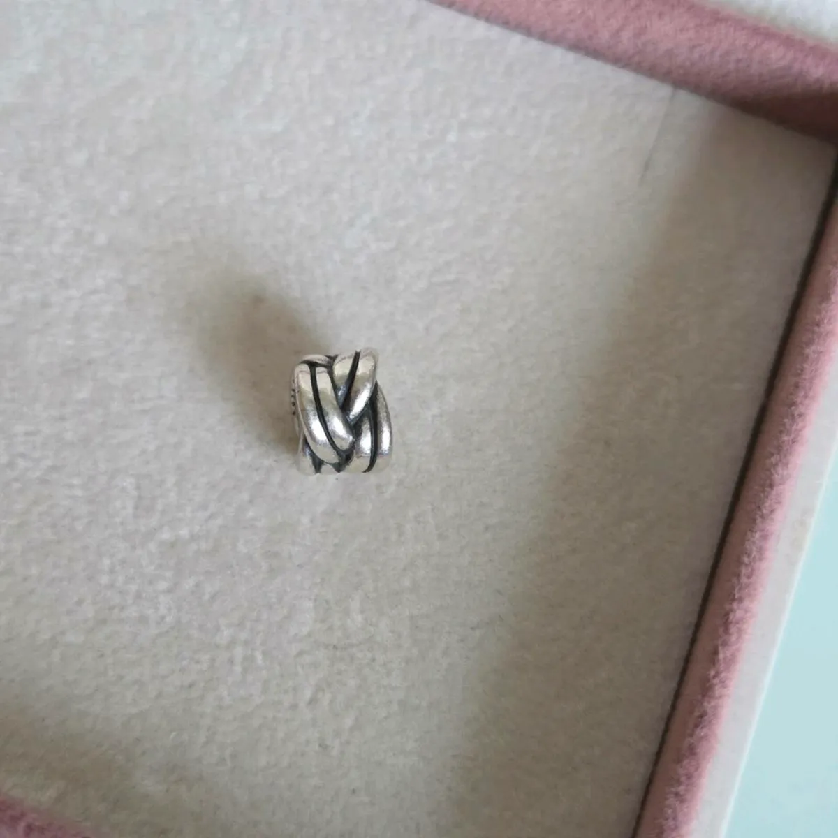Pandora charm love knot bead - Image 4