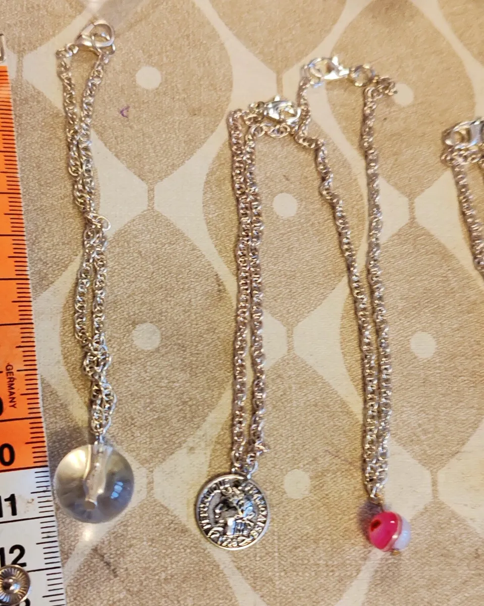 4  assorted bracelets - Image 3